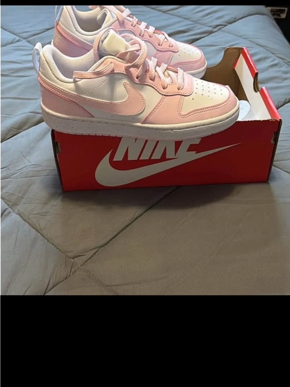 Nike Kids Low-Top Sneakers in Pink and White